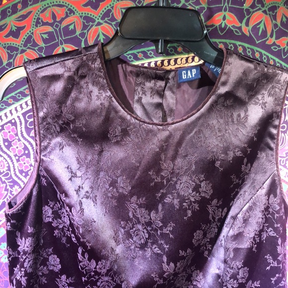 Gap burgundy sleeveless top with rose embroidery.  Velvet trim - Picture 3 of 3